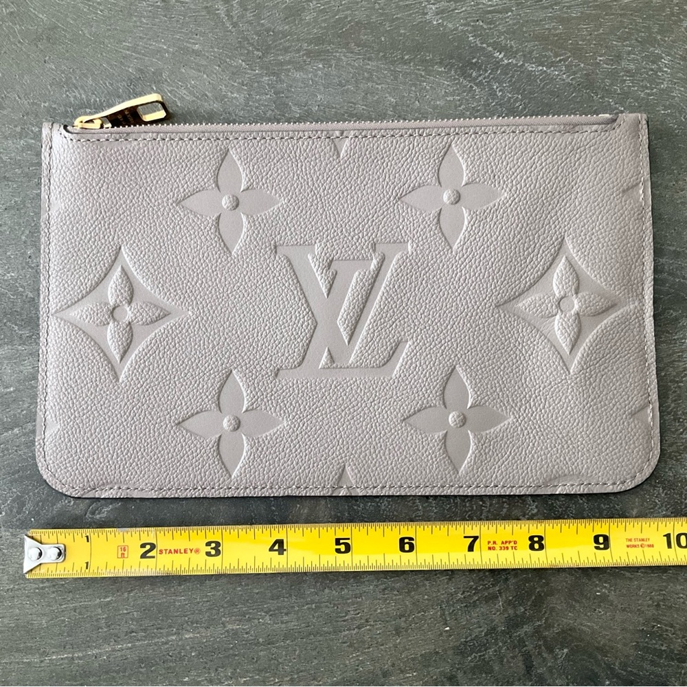 Louis Vuitton Pouch - Picture 2 of 11